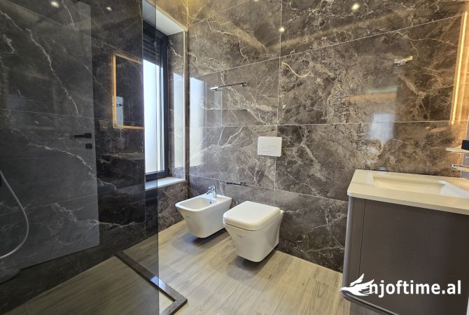 Shtepi ne shitje Apartament ne Tirane, 2+1, Mobilimi E mobiluar, Pagesa 245,000  Euro.