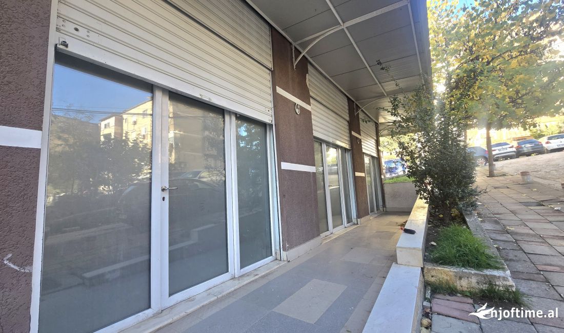 Ekskluzive !!! Shitet Dyqan me Cmim Reference ne Ali Dem