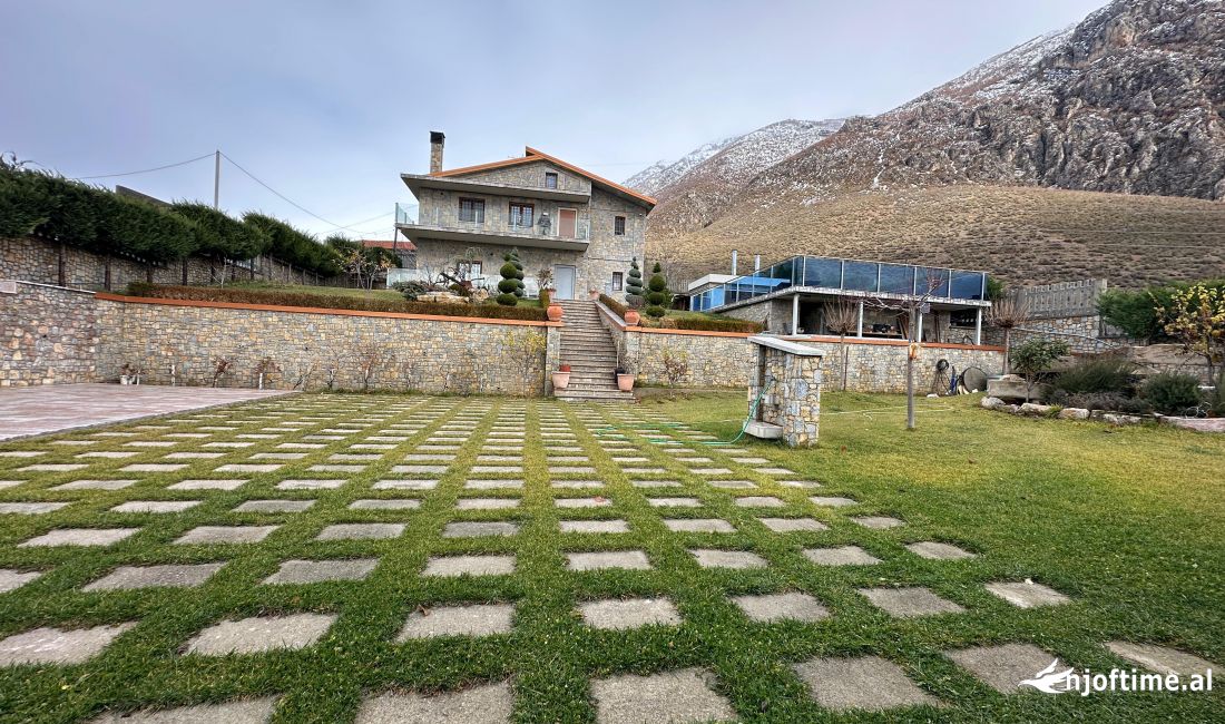 Casa privata/Indipendente in vendita a Koriza 4+1, Arredato