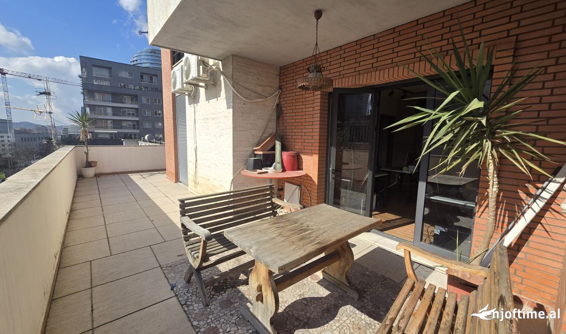  Ambient Zyrash  me Qira ne Qender, tek 9-Katesht