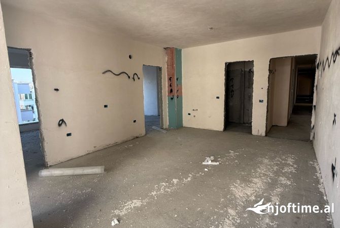 Appartamento in vendita a Durazzo 2+1, Vuoto