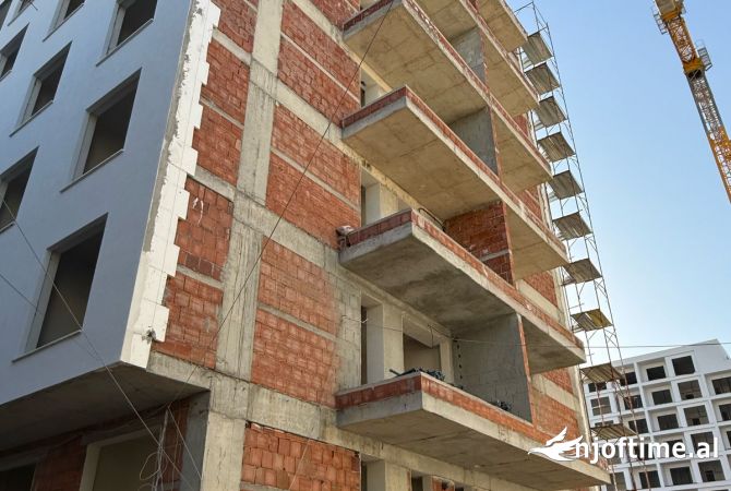 Appartamento in vendita a Durazzo 2+1, Vuoto