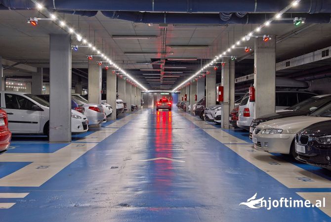 Business Property in Sale 4+1 in Tirana - 22,000 Euro