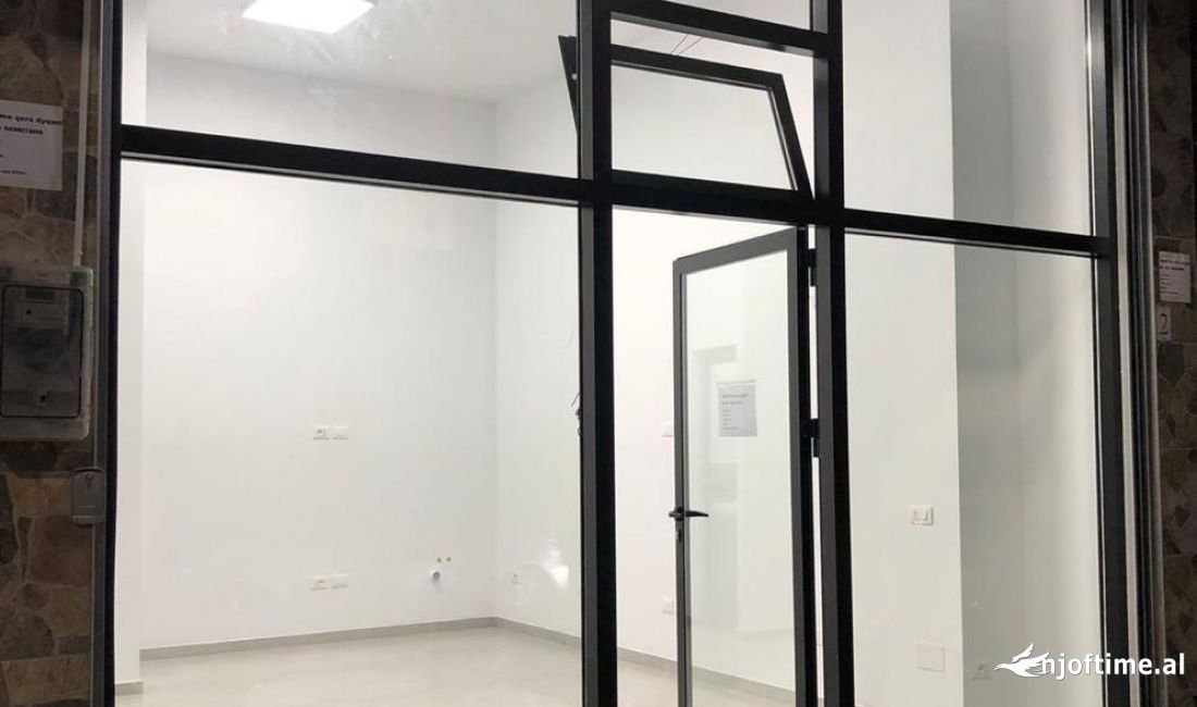 Dyqan me Qira ne Rrugen Riza Cerova ( ID D20032553)