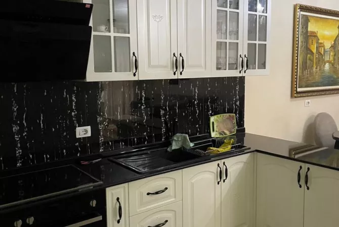 Shtepi ne shitje Apartament ne Tirane, 2+1, Mobilimi E mobiluar, Pagesa 14,000,000  Leke.