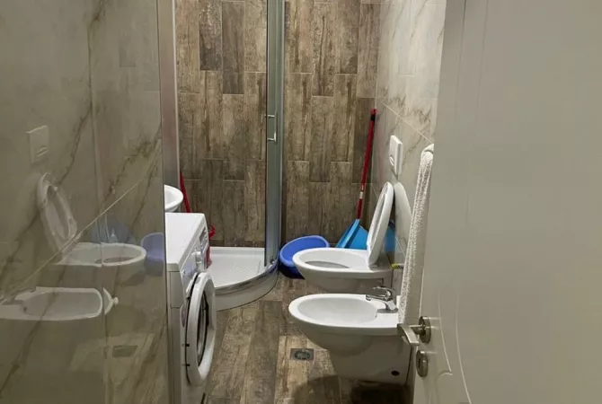 Shtepi ne shitje Apartament ne Tirane, 2+1, Mobilimi E mobiluar, Pagesa 14,000,000  Leke.