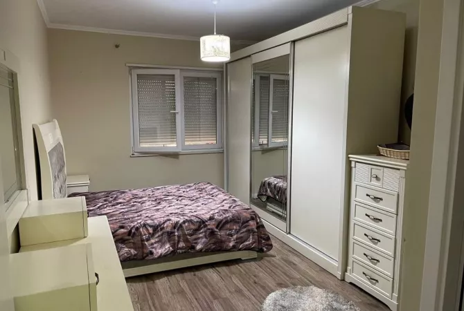 Shtepi ne shitje Apartament ne Tirane, 2+1, Mobilimi E mobiluar, Pagesa 14,000,000  Leke.