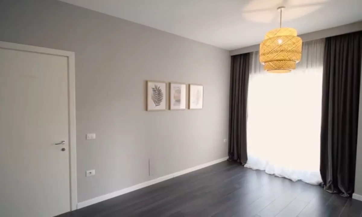 Shtepi ne shitje Apartament ne Tirane, 1+1, Mobilimi Bosh, pa mobiluar, Pagesa 170,000  Euro.