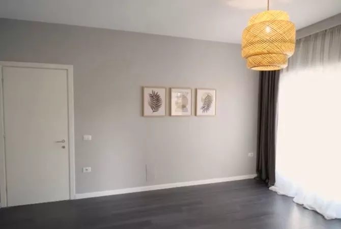 Shtepi ne shitje Apartament ne Tirane, 1+1, Mobilimi Bosh, pa mobiluar, Pagesa 170,000  Euro.