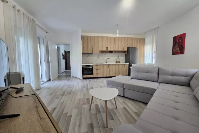 Shtepi ne shitje Apartament ne Tirane, 1+1, Mobilimi E mobiluar, Pagesa 98,000  Euro.