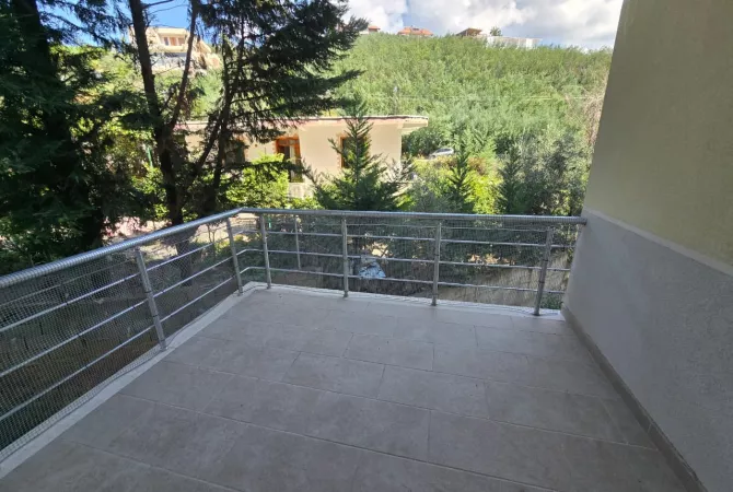 Shtepi ne shitje Apartament ne Tirane, 1+1, Mobilimi E mobiluar, Pagesa 98,000  Euro.