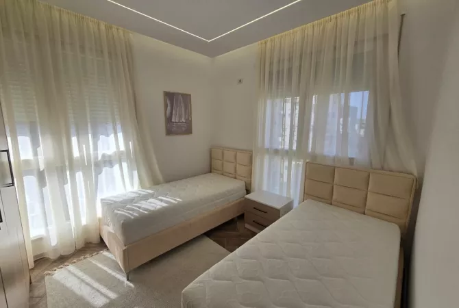 Shtepi ne shitje Apartament ne Tirane, 2+1, Mobilimi E mobiluar, Pagesa 285,000  Euro.