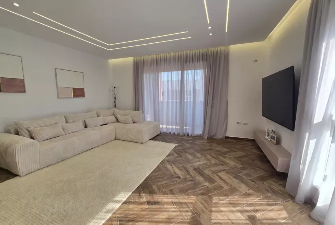 Shtepi ne shitje Apartament ne Tirane, 2+1, Mobilimi E mobiluar, Pagesa 285,000  Euro.