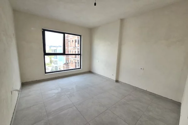 Appartamento in vendita a Durazzo 2+1, Vuoto