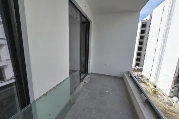 Appartamento in vendita a Durazzo 2+1, Vuoto