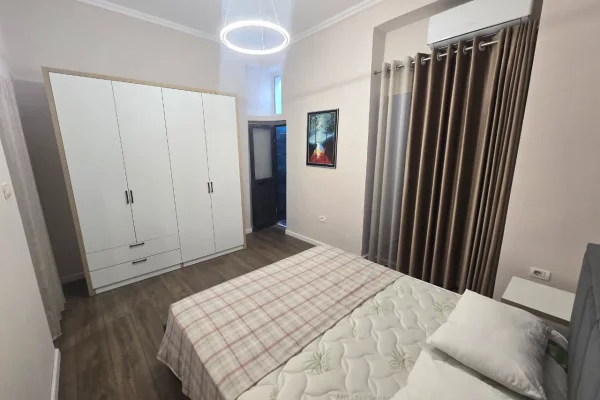 Shitet Apartament ne Rrugen e Durresit, Tirane
