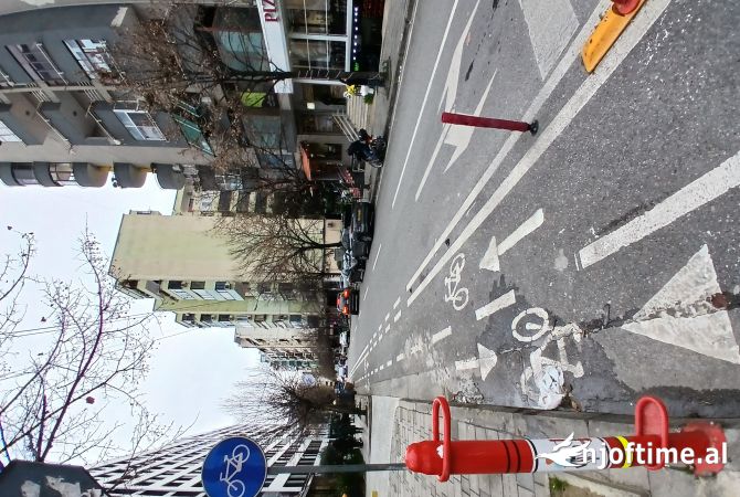 Komuna parisit jepet me qira apartment 2+1per zyra