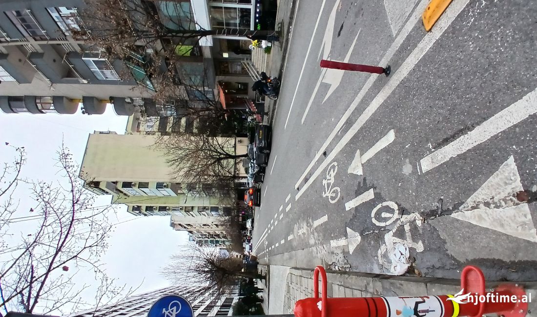 Komuna parisit jepet me qira apartment 2+1per zyra