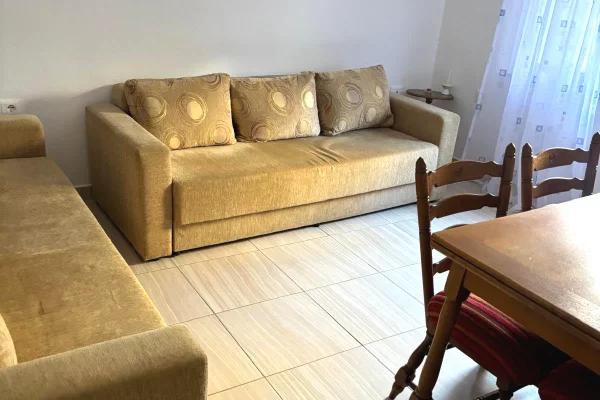 Shtepi me qera Apartament ne Tirane, 1+1, Mobilimi E mobiluar, Pagesa 42,000  Leke.