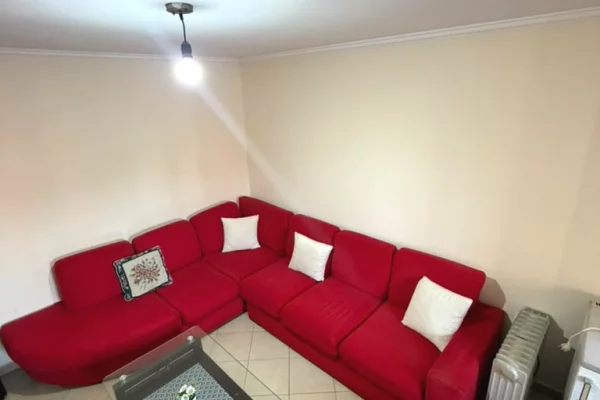 Shtepi me qera 2+1 ne Tirane - 50,000 Leke