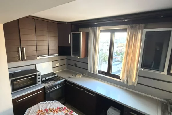 Shtepi me qera Apartament ne Tirane, 2+1, Mobilimi E mobiluar, Pagesa 50,000  Leke.