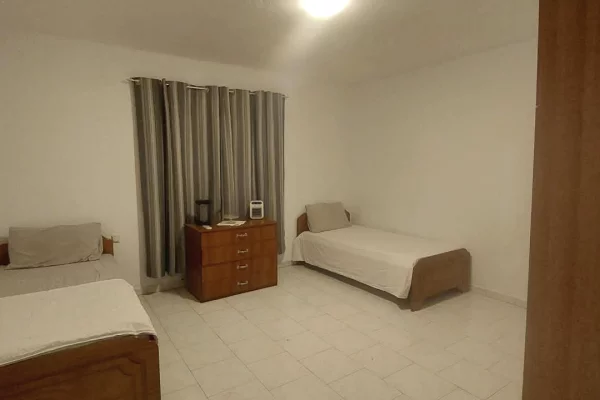 Shtepi me qera 1+1 ne Tirane - 50,000 Leke