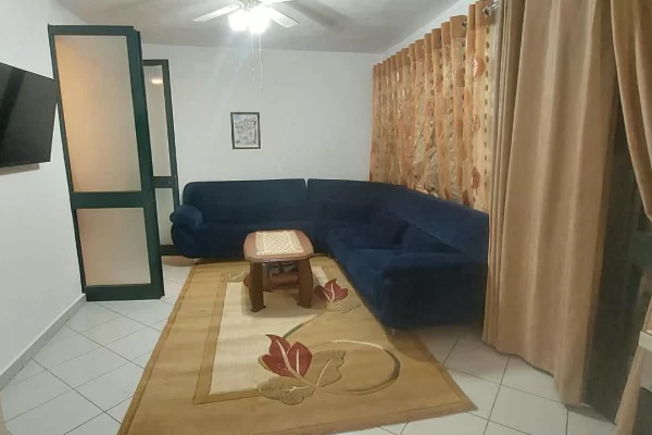 Shtepi me qera Apartament ne Tirane, 1+1, Mobilimi E mobiluar, Pagesa 50,000  Leke.