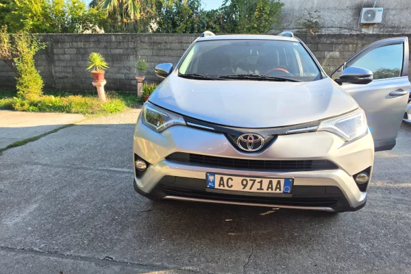 Auto in Vendita a Scutari, Toyota, 2016 Benzine,Kambio Automatik Pagamento 1,250,000  Leke.