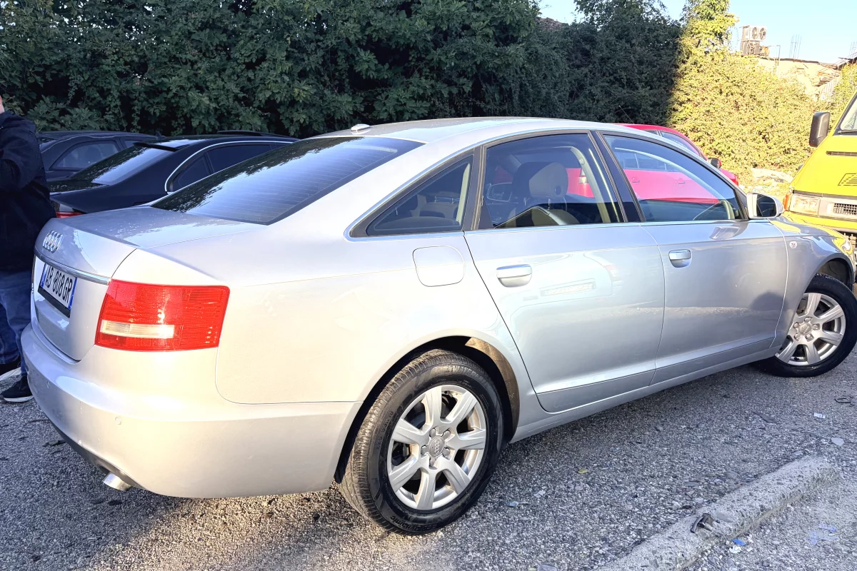 Makina ne shitje ne Durres, Audi, 2006 Diesel,Kambio Automatik Pagesa 4,500  Euro.