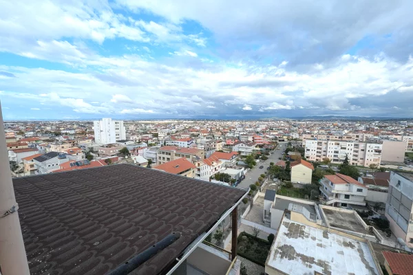 Shtepi me qera Apartament ne Durres, 1+1, Mobilimi E mobiluar, Pagesa 40,000  Leke.