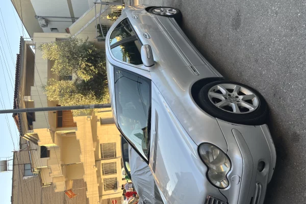 Makina ne shitje ne Tirane, Mercedes-Benz, 2006 Diesel,Kambio Automatik Pagesa 260,000  Leke.