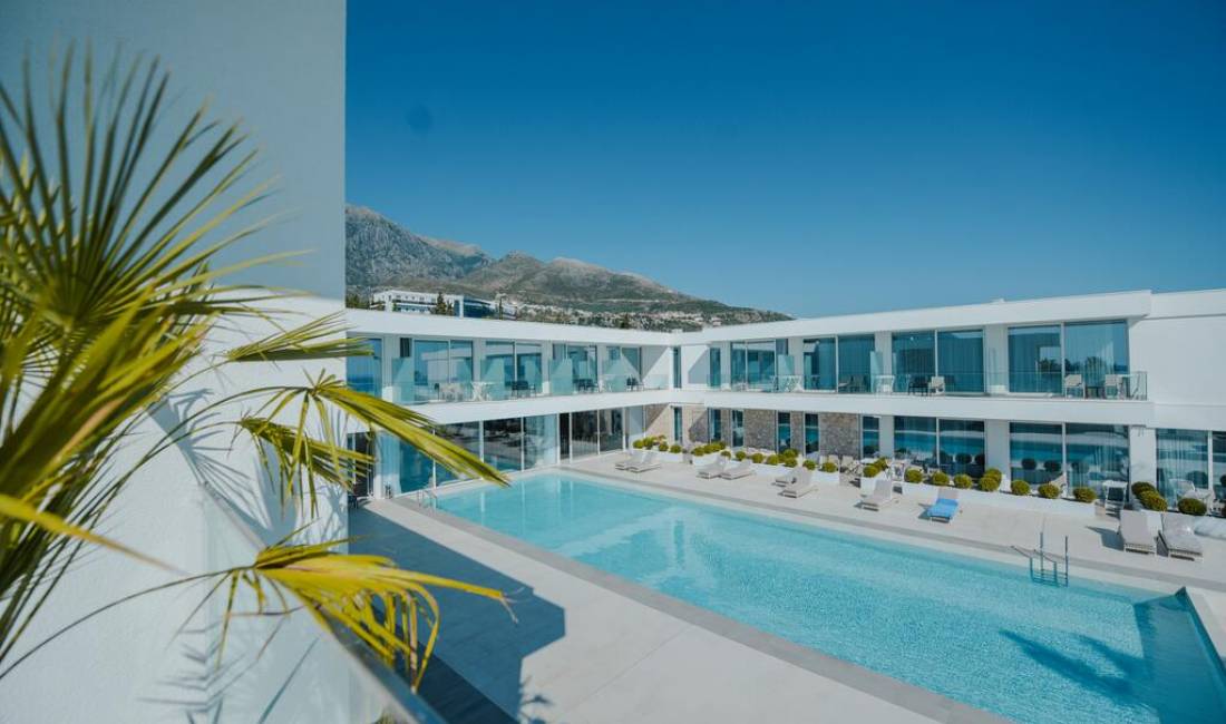 Offerte di lavoro a Himara, Profession Sanitare , , Pagamento 60,000  Leke.