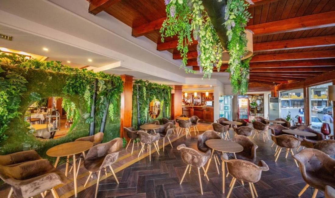 Offerte di lavoro a Durazzo, Profession Kamerier Bari/Kamarier Restoranti/Ndihmes/e Banakier/ Ndihmes/e Kuzhinier /Pjatalarse /Sanitare/Puntor Plazhi  , , Pagamento 45,000  Leke.