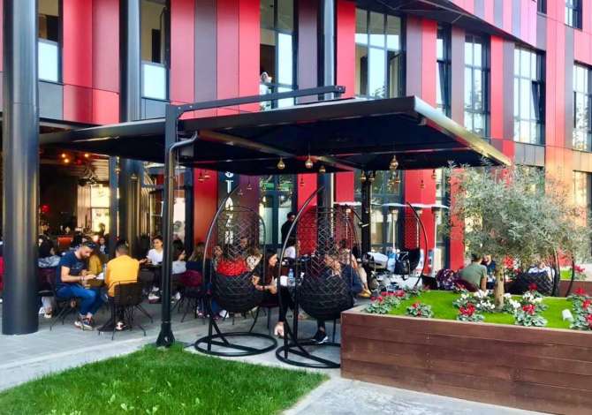 Njoftime Pune per Banakier/e/ Barist/Kamarie ne Tirane