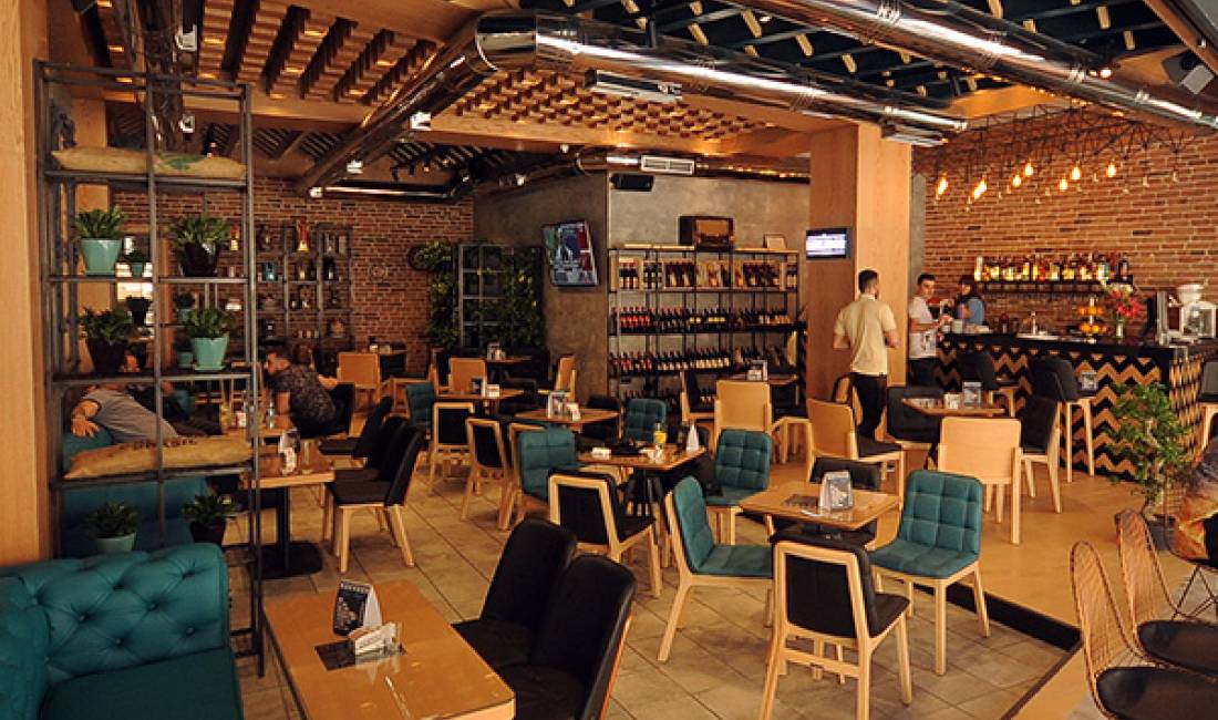 Offerte di lavoro a Tirana, Profession Kamarier/e  , , Pagamento Trattabile.