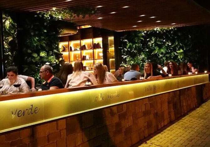 Offerte di lavoro a Tirana, Profession Kamarier/e /Banakier/e , , Pagamento Trattabile.