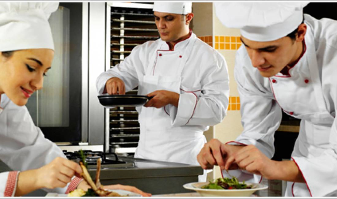 Offerte di lavoro a Tirana, Profession  Kuzhinier, Ndihmes Kuzhiniere, Kamarier/e  , , Pagamento Trattabile.