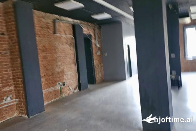 Qera Ambjent ne Kombinat