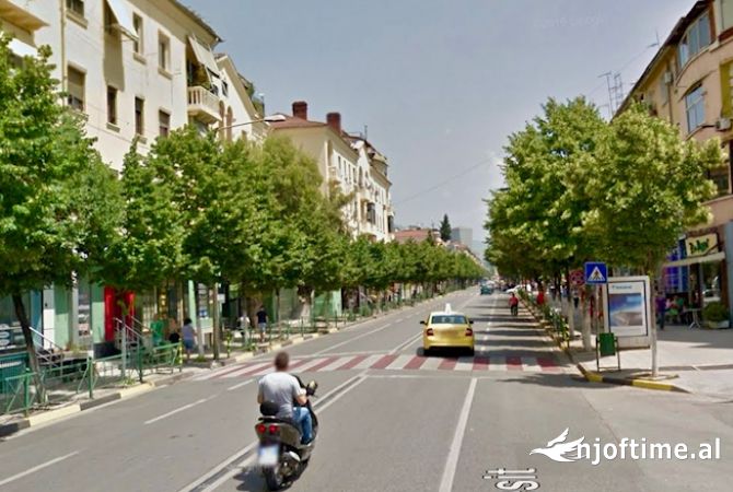 Ambiente Commerciale in Vendita 1+1 a Tirana - 159,000 Euro