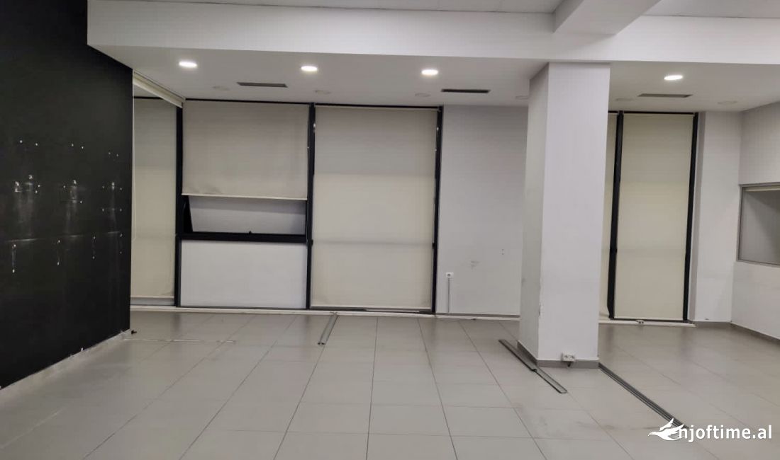 Qera Ambjent te Komuna e Parisit