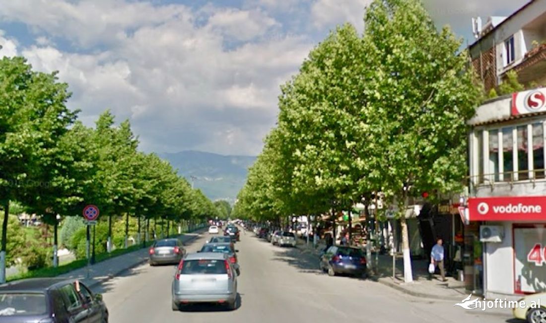 Shitet Dyqan te ST Fundit tr e Re