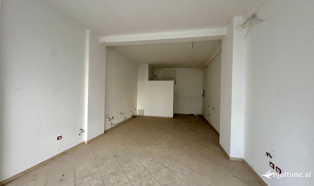 Shitet Dyqan ne Yzberisht