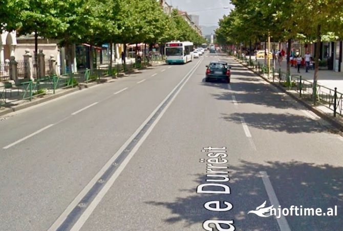 Ambiente Commerciale in Vendita 1+1 a Tirana - 299,000 Euro