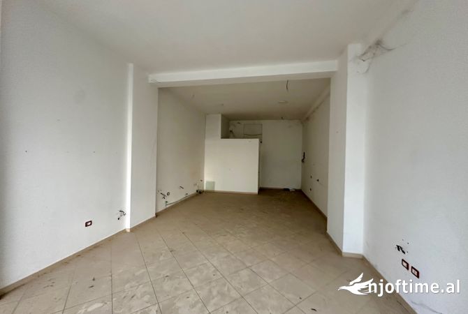 Business Property in Sale 1+1 in Tirana - 126,000 Euro