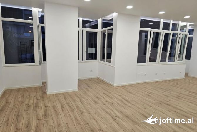 Ambient biznesi ne shitje 3+1 ne Tirane - 230,000 Euro