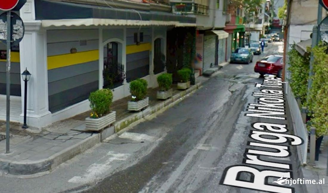 Shitet Dyqan ne Zonen e Bllokut