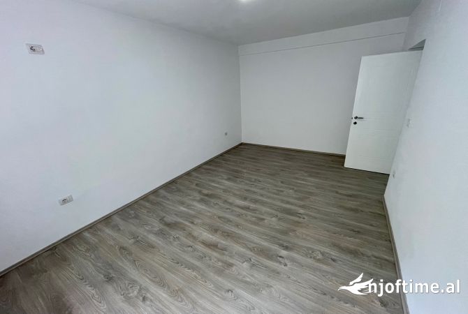 Ambient biznesi ne shitje 3+1 ne Tirane - 400 Euro