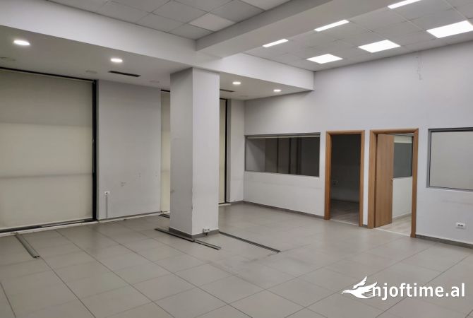 Shitet Ambjent Biznesi te Komuna Parisit