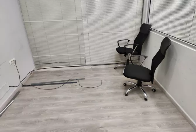 Qera Ambjent te Komuna Parisit