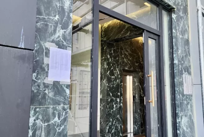 Shtepi ne shitje Apartament ne Tirane, 3+1, Mobilimi Bosh, pa mobiluar, Pagesa 254,000  Euro.